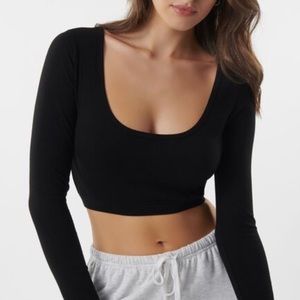 Black Long Sleeve Crop Top